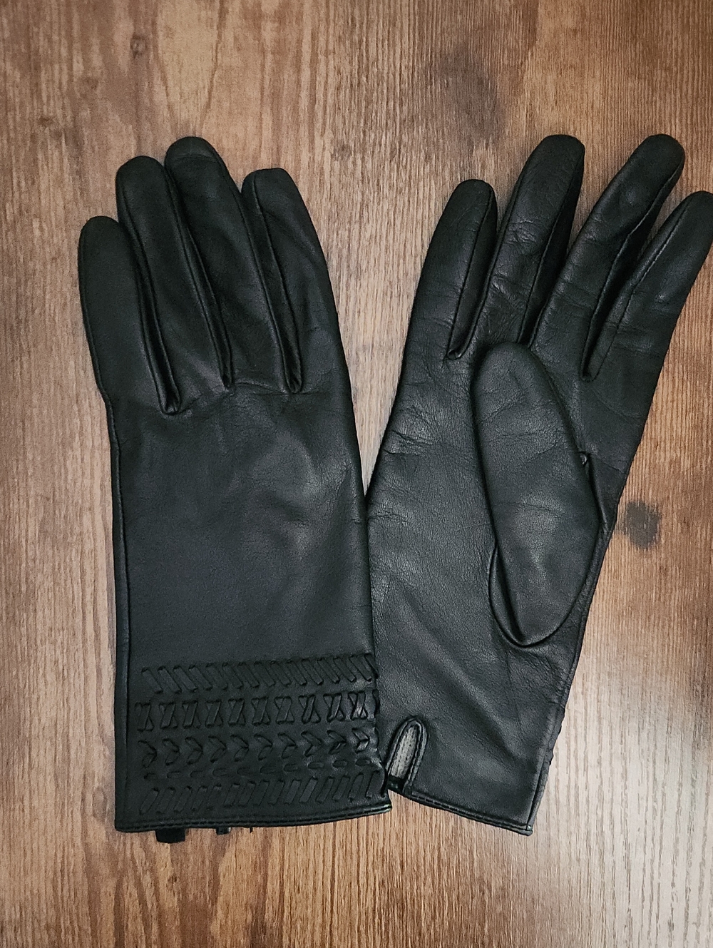 Ann Klein Classic Black Leather Gloves with Braided Cuff Detail